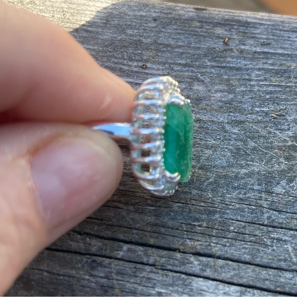 Emerald Ring - Picture 8 of 13